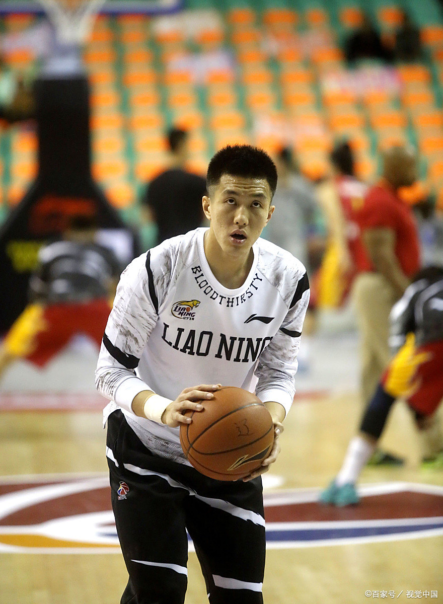 pg电子-上海队翻盘北京队，郭艾伦高光表现