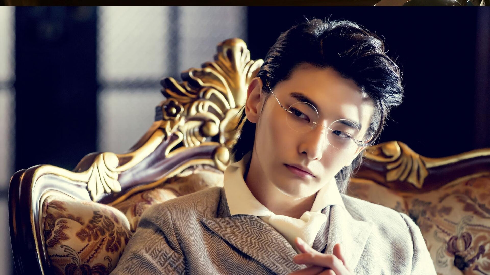 里昂对阵中国,库尔图瓦全程高能输出,门神风采震撼绿茵场