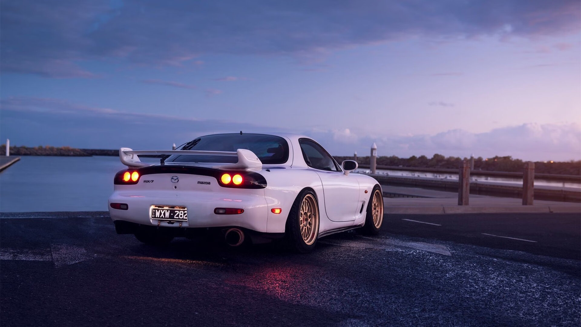 巴林之夜，切特用方向盘写下新王宣言