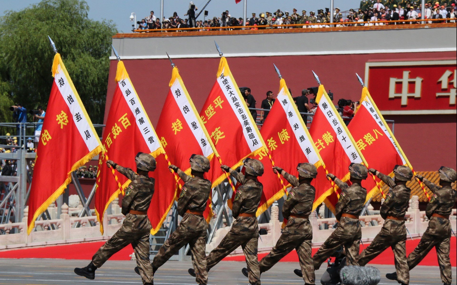 冰与火的对决，拜仁技术风暴轻取欧冠寒冰堡垒