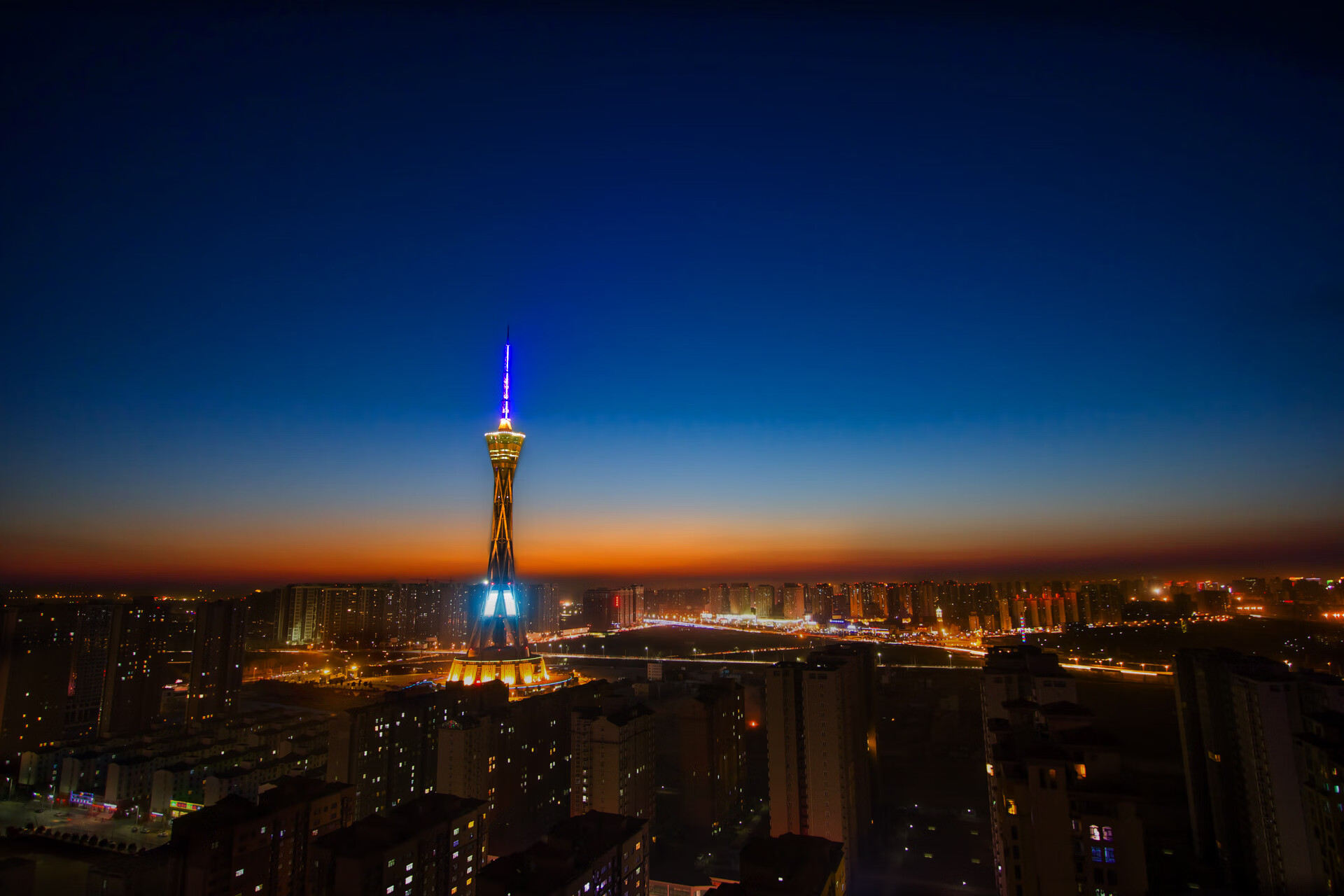 pg电子下载-隔空对决，当太阳的武切维奇式节奏击穿湖人防线