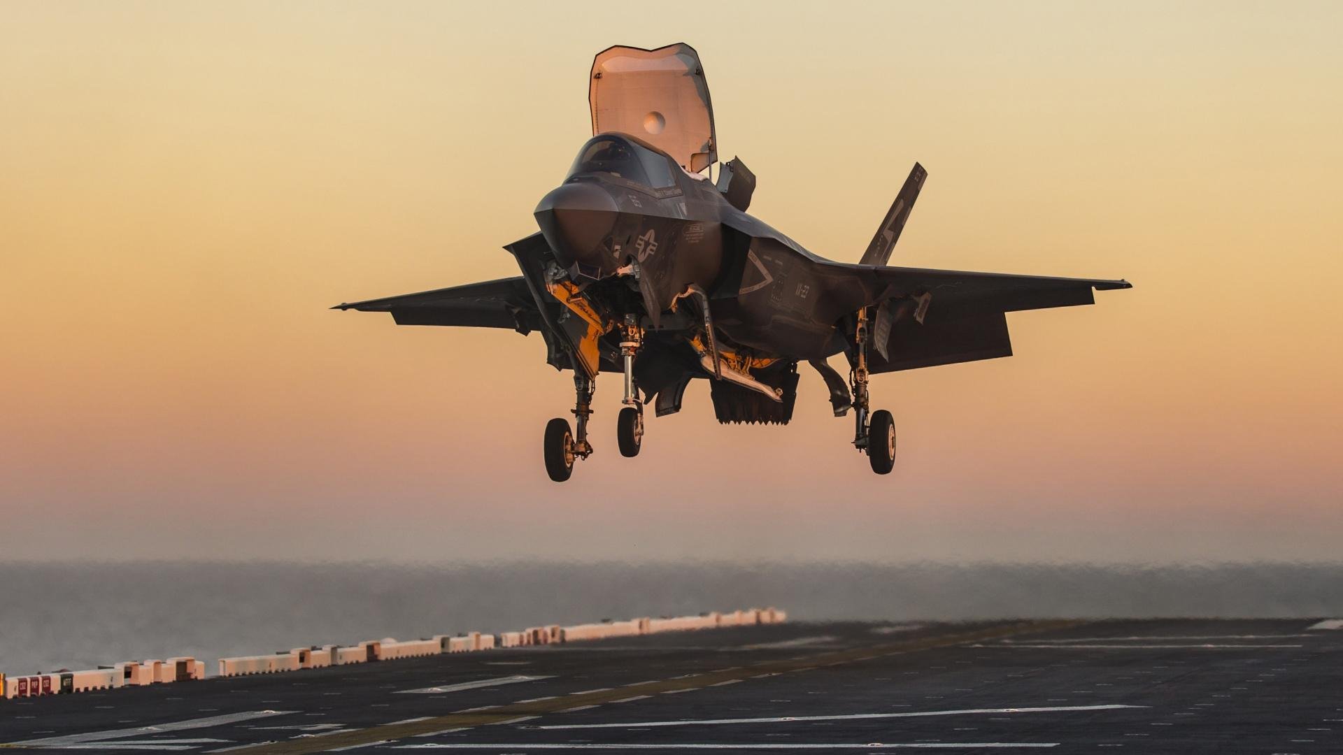 欧冠淘汰赛之夜,杰伦格林一锤定音,引领球队晋级