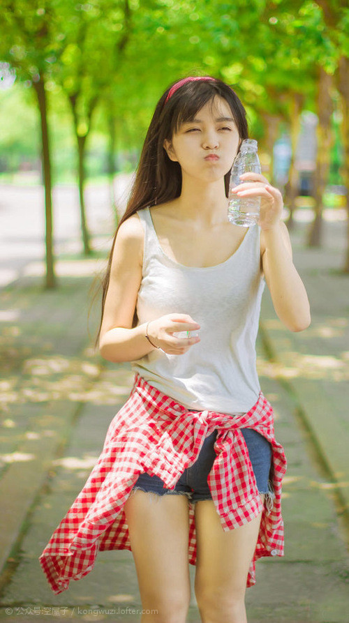 pg电子试玩网-赛道与球场，当浓眉接管赛道时，篮球的血脉在钢骨中奔涌